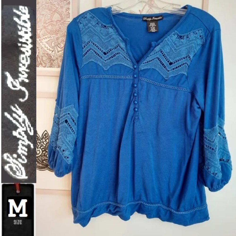 🎁 5/$25-Blouse with stretch material and crochet,  size medium